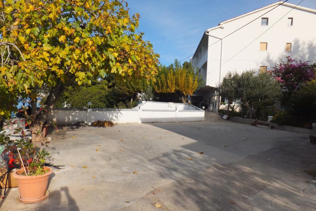 Apartments Justic Supetarska Draga Exterior foto